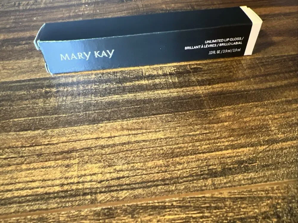 NIB Mary Kay Unlimited Lip Gloss Iconic Red 153475